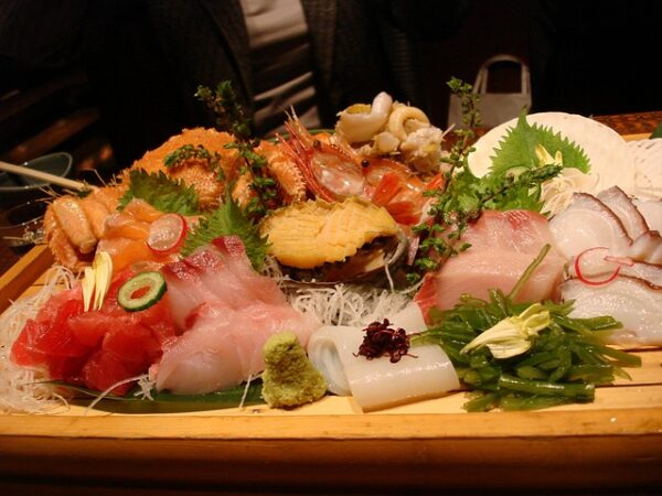 sashimi japonské jedlo