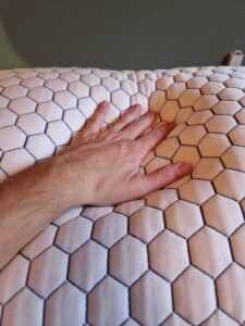 Recenzia – Anatomický vankúš Hevi™ Pillow -06